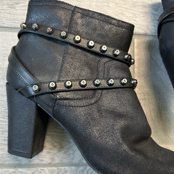 Simply Vera Wang boots, NWT NIB studded boots size 8 womens ankle boots booties - Picture 3 of 13